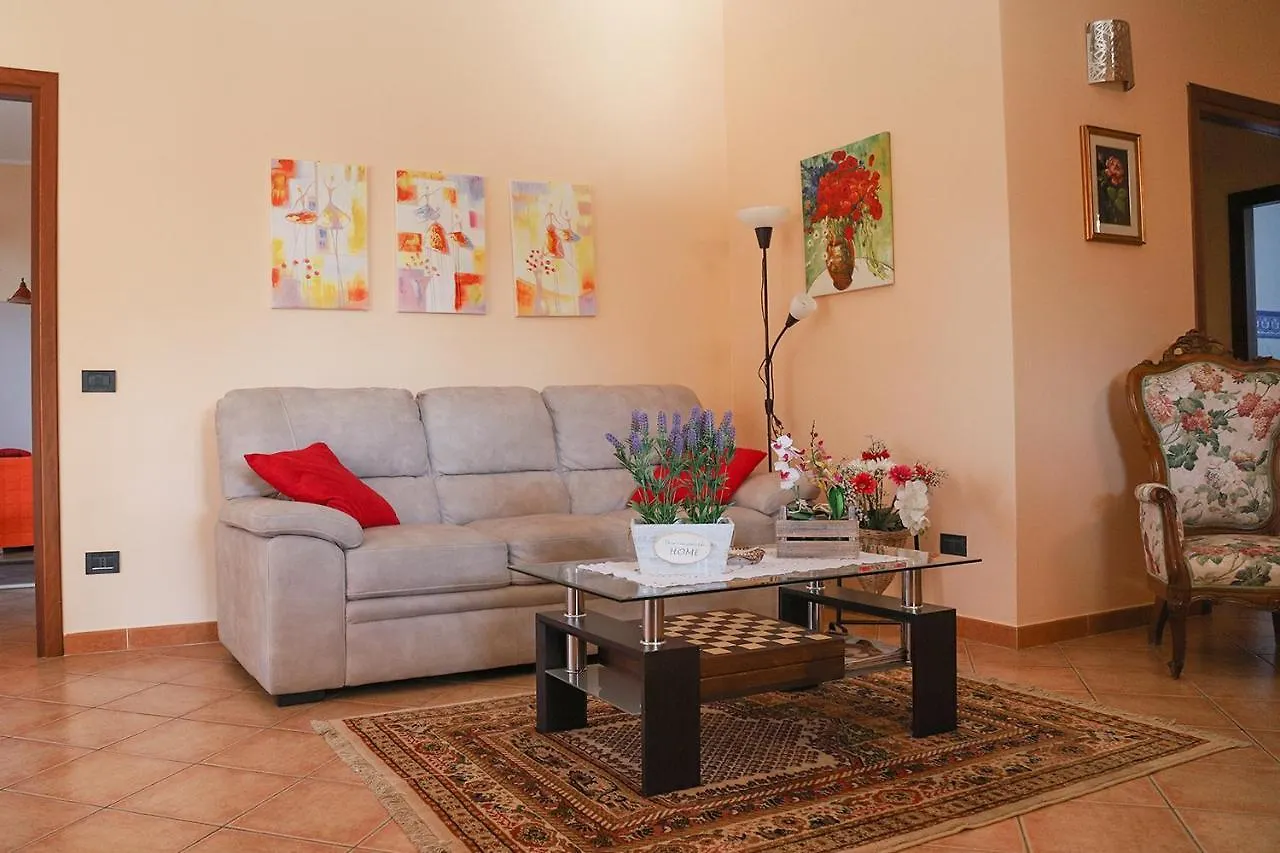 Lucy'S Cottage Cinisi 0*,